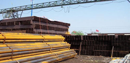 Steel mills backed by falling iron ore prices 